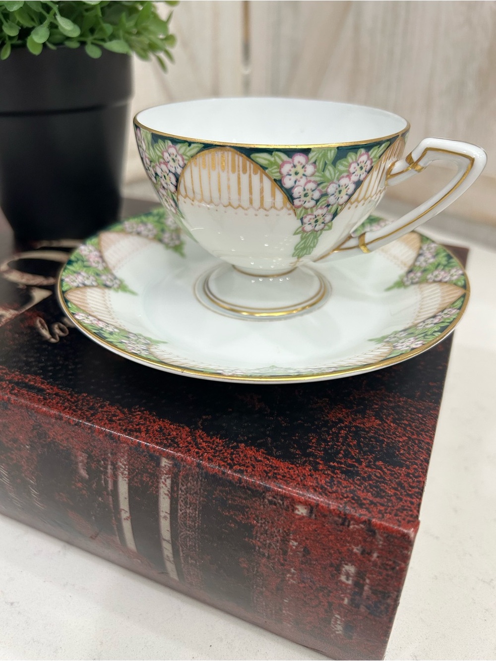 Titanic Pattern-Vintage Floral Gold-Trim Tea Cup & Saucer - Green, Pink, White